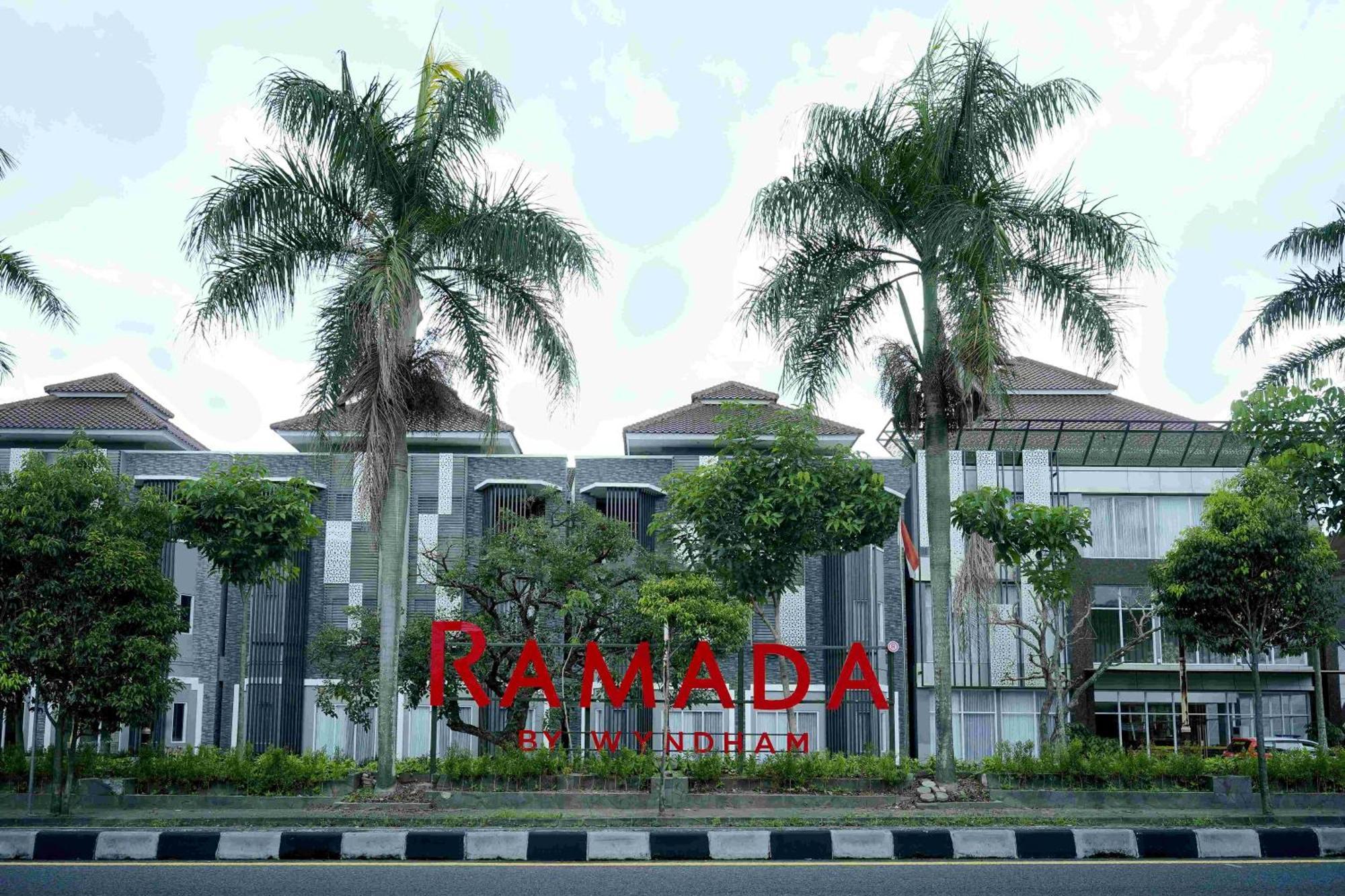 Ramada By Wyndham Yogyakarta 호텔 스레맨 외부 사진